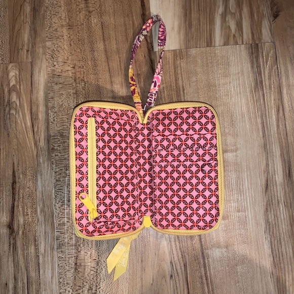 Vera Bradley wristlet! - Picture 3 of 3